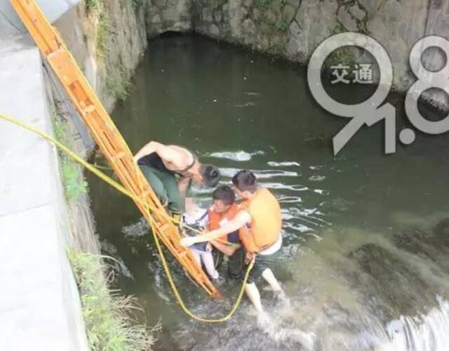 多方回應16歲女孩湖邊落水溺亡